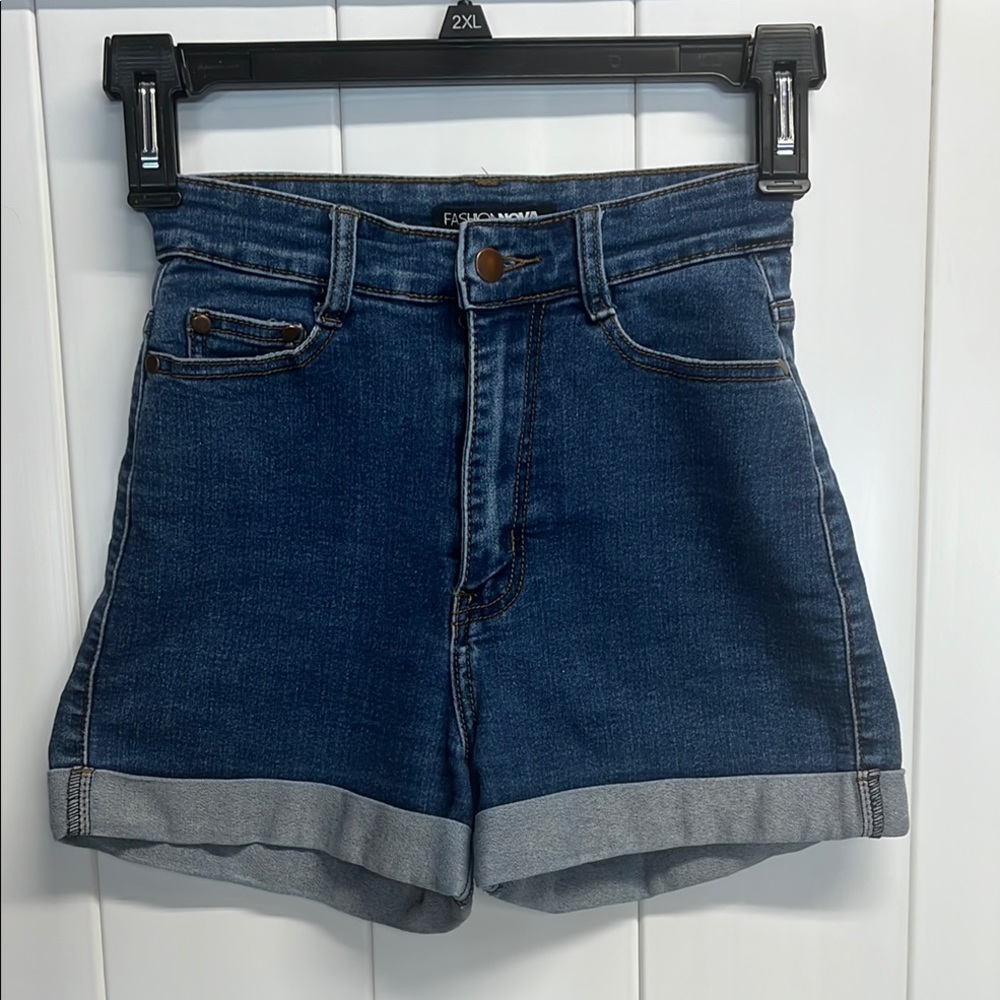 Fashion Nova Dark Blue Women’s Cuffed Jean Shorts size 7/8